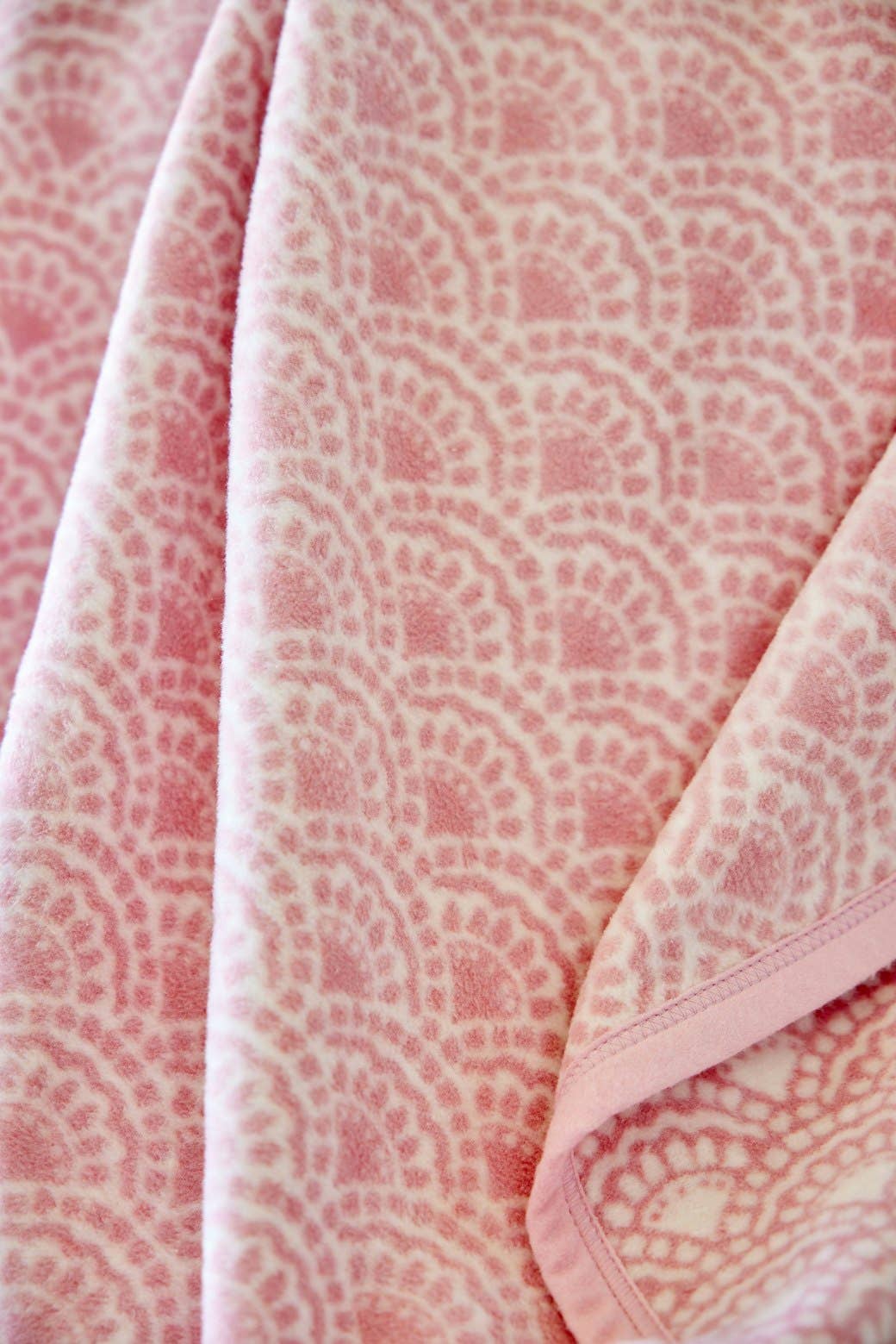 ChappyWrap - Seaside Scallops Blush Blanket: Original