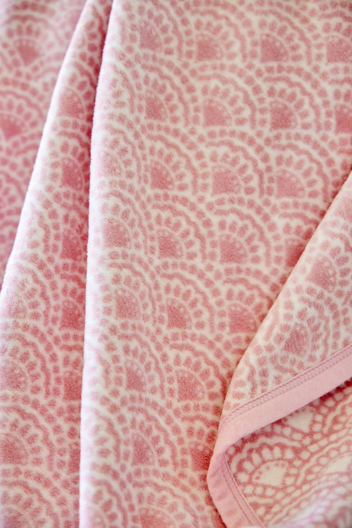 ChappyWrap - Seaside Scallops Blush Blanket: Original