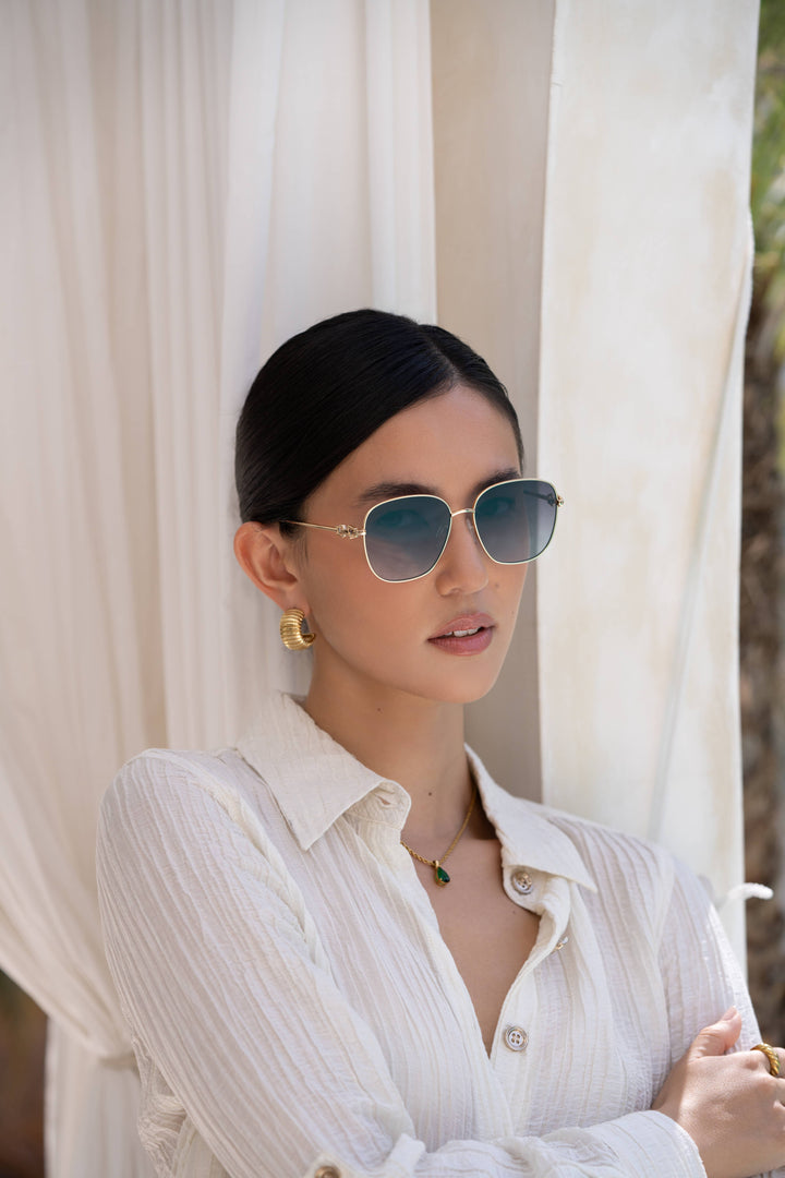 FREYRS Eyewear - Lea Womens Round Sunglasses  : Gold / Gradient Gray