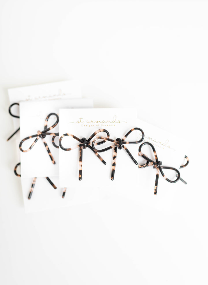 Blonde Tortoise Bow Stud Earrings