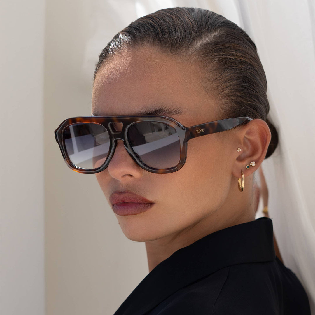 FREYRS Eyewear - Voyager Acetate Oversized Aviator Sunglasses: Tortoise / Blue