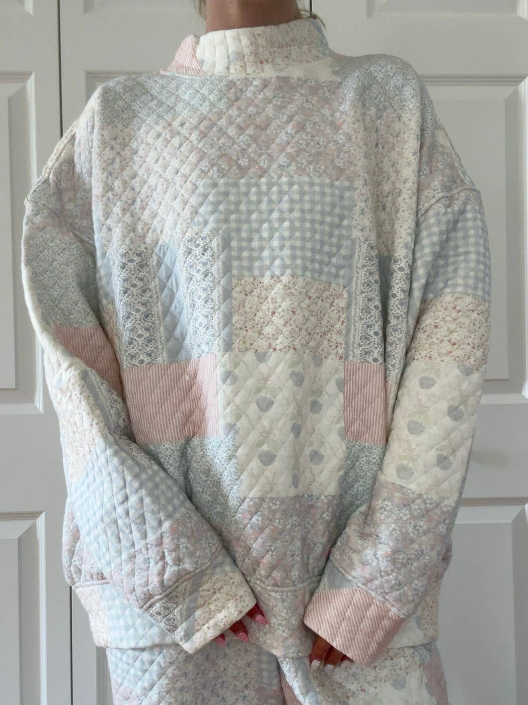 Quited Shades Of Blue Mockneck