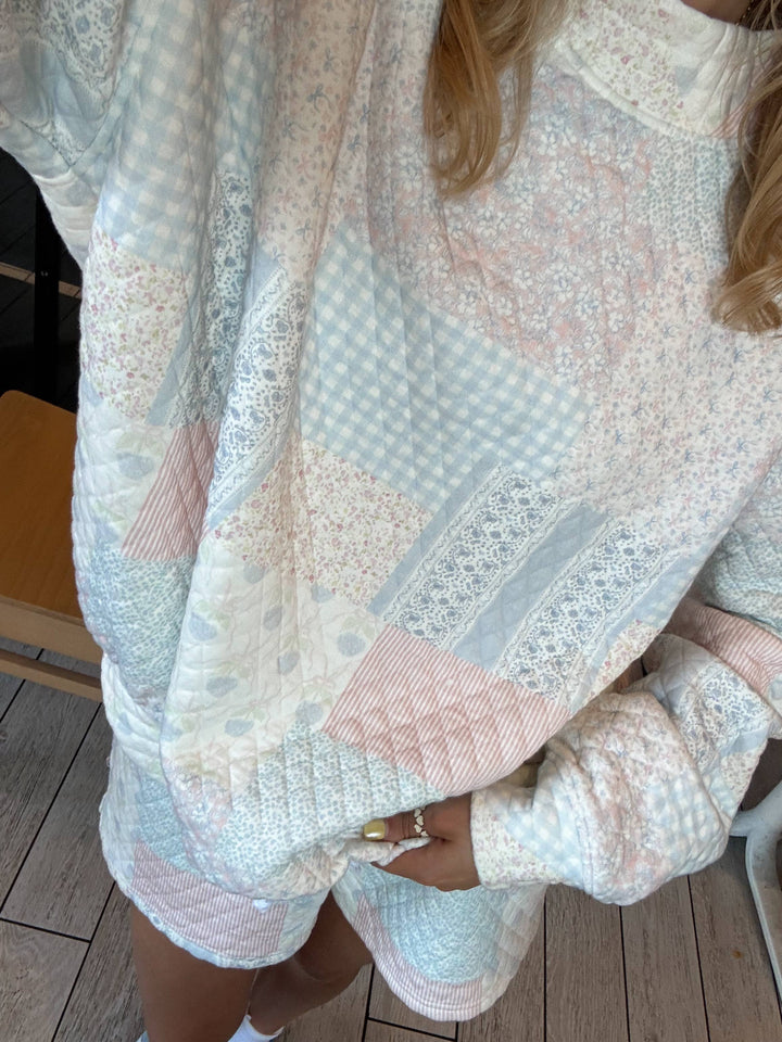 Quited Shades Of Blue Mockneck